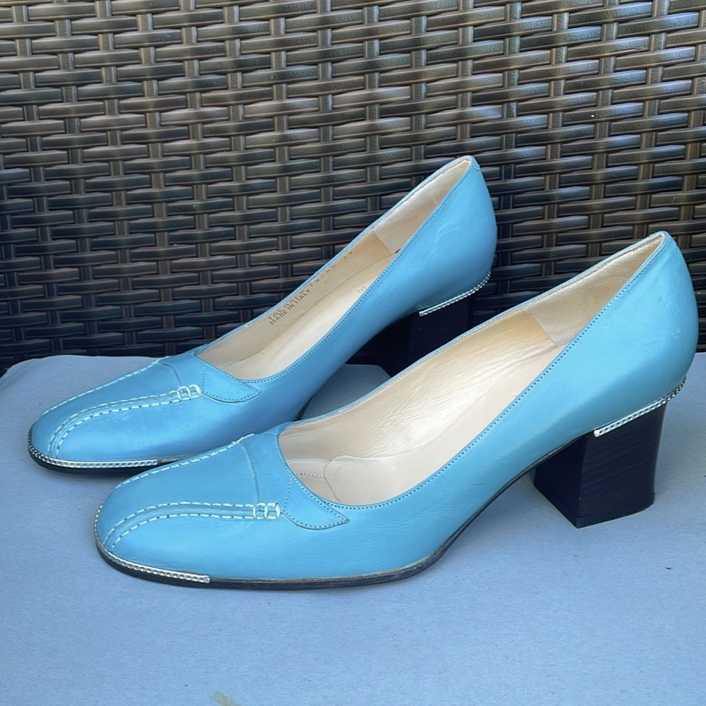 Vintage Bally Talasea Pumps, blue leather stacked heel size 8.5 US or 39 EU